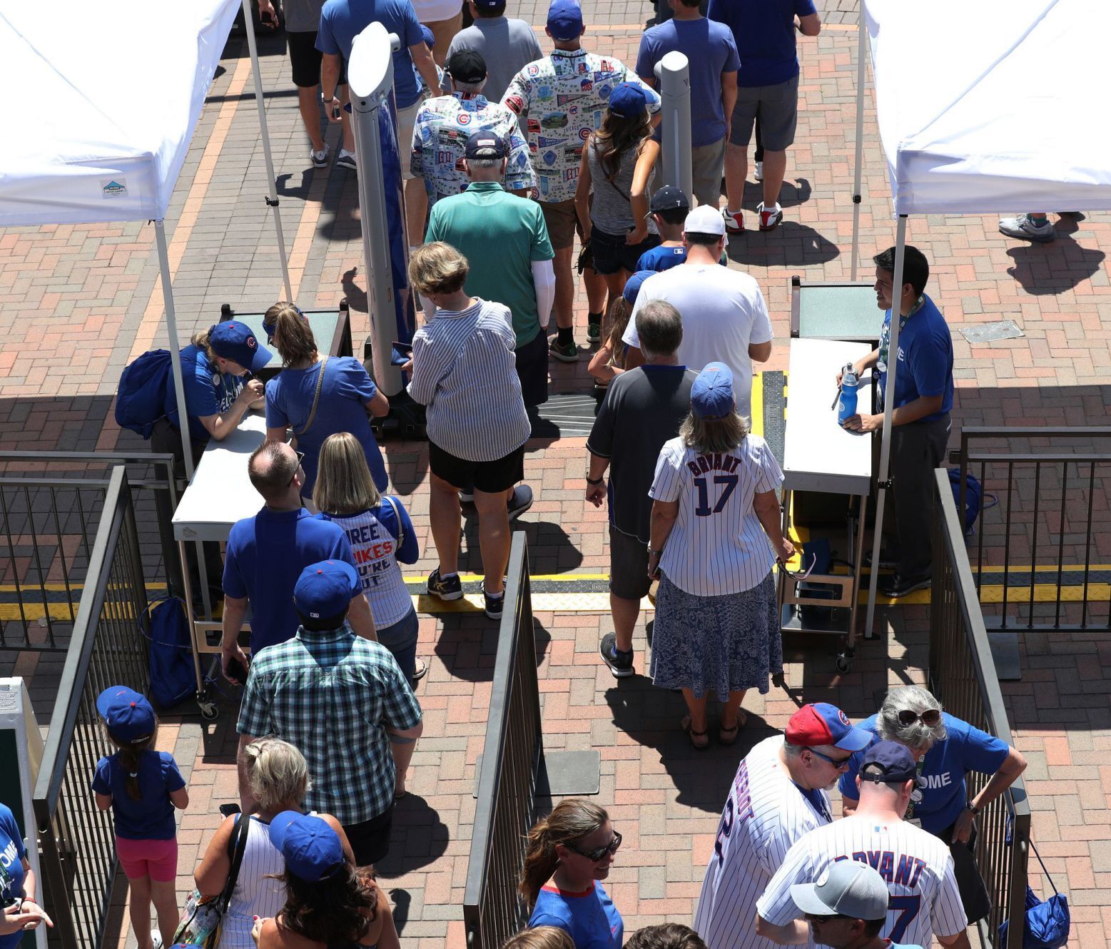 20210611-AMX-SPORTS-COLUMN-WITH-WRIGLEY-FIELD-AT-28-TB.jpg